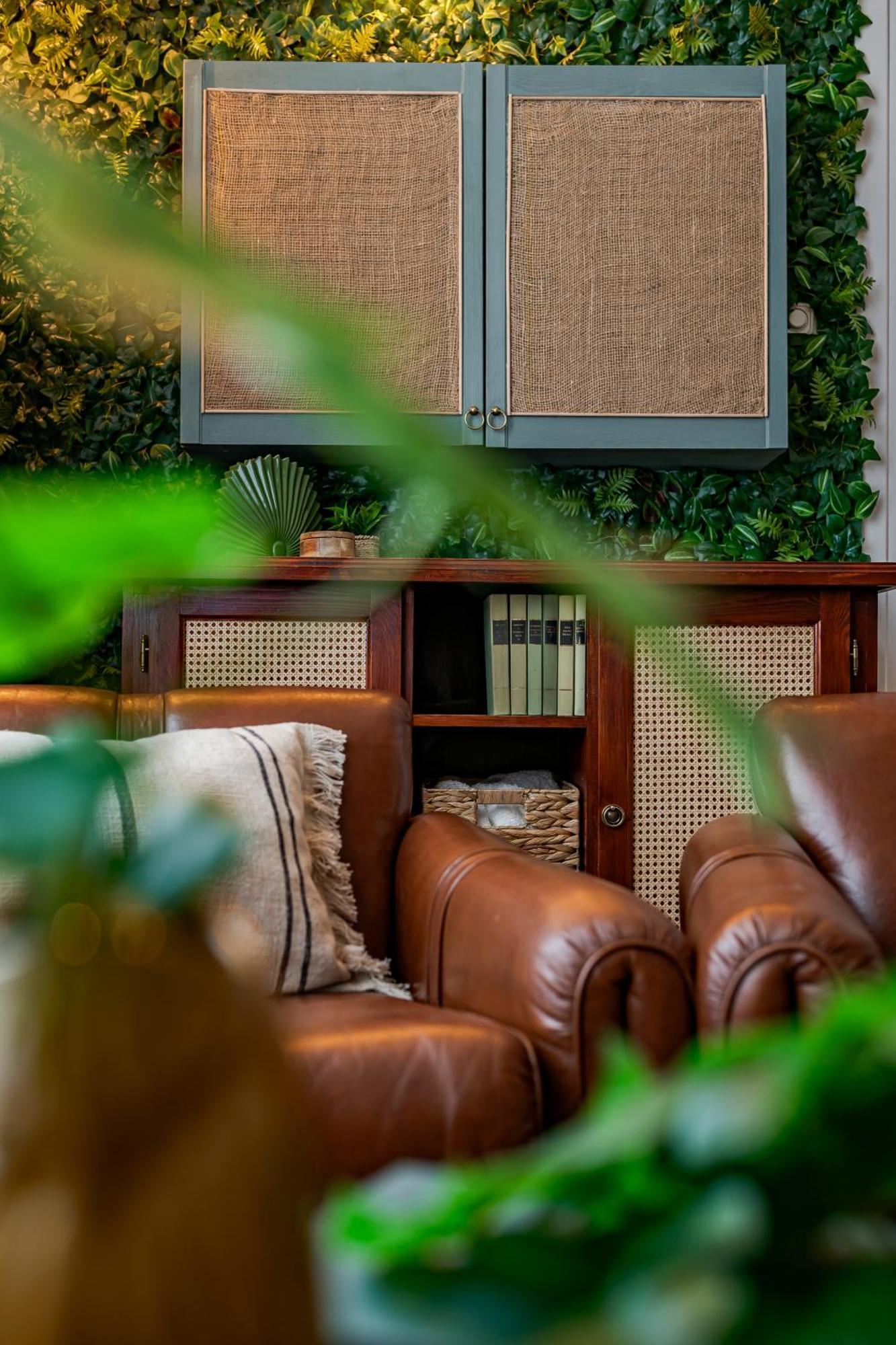 Jungle Aesthetics Downtown Apartman Aircon And Garage Parking Budapesta Exterior foto