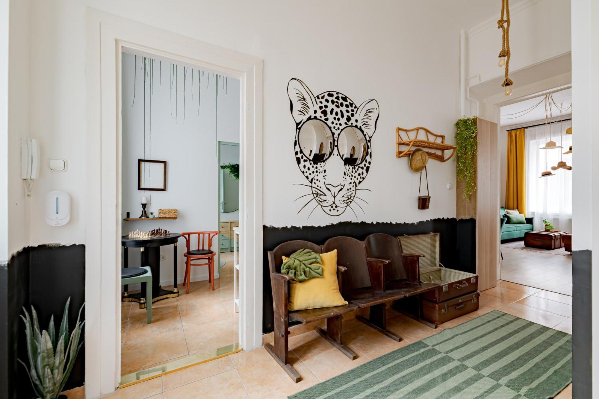 Jungle Aesthetics Downtown Apartman Aircon And Garage Parking Budapesta Exterior foto