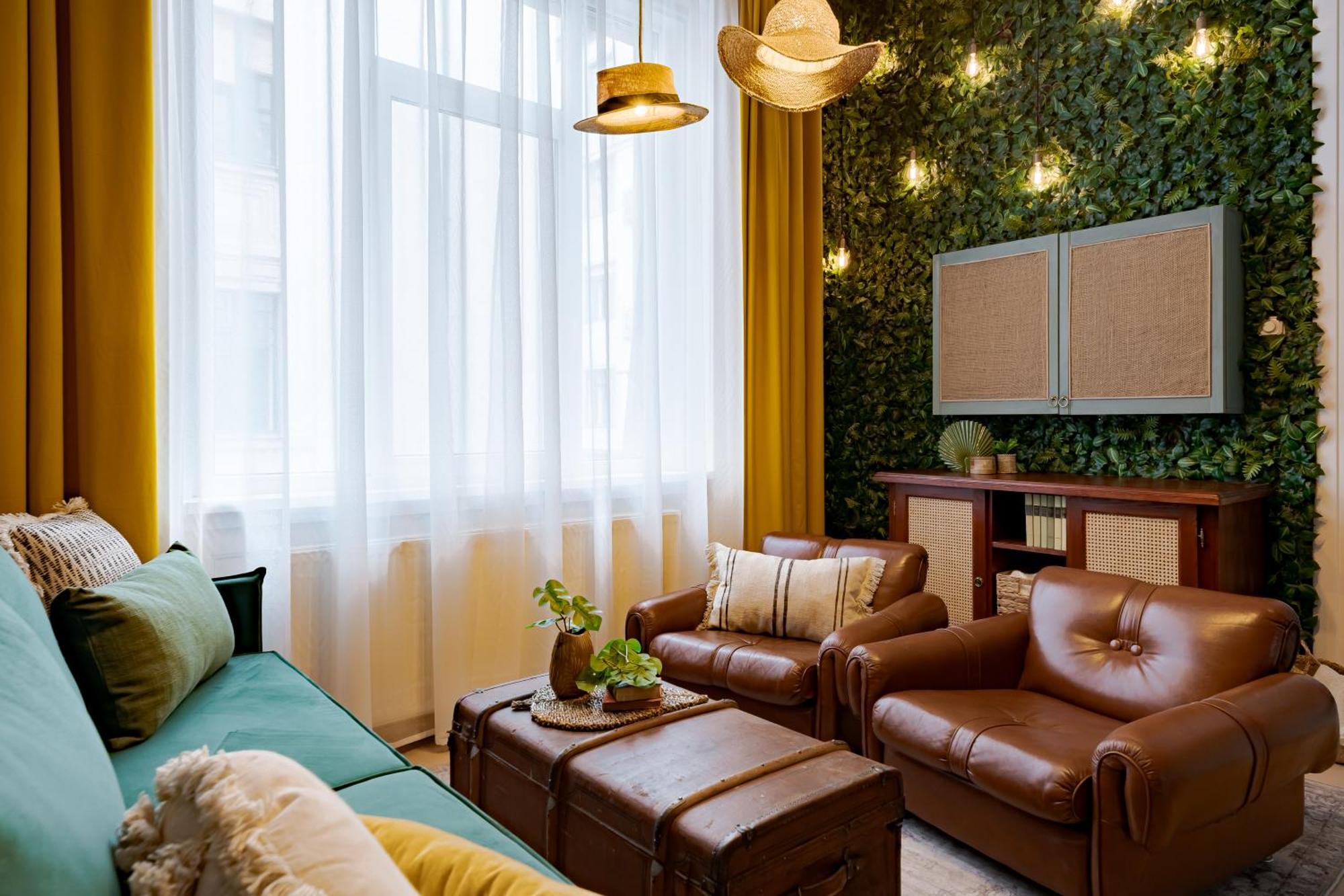 Jungle Aesthetics Downtown Apartman Aircon And Garage Parking Budapesta Exterior foto