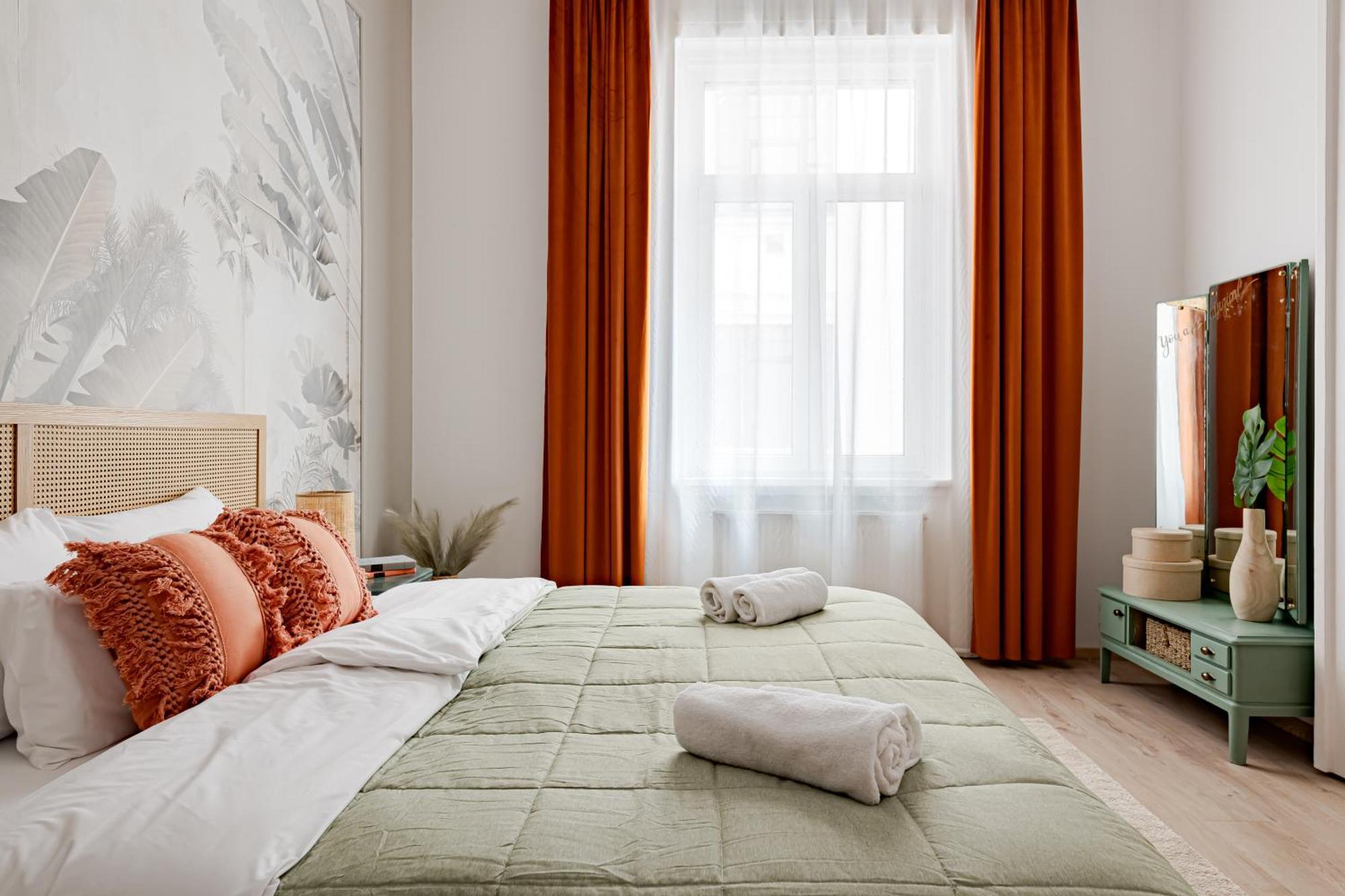 Jungle Aesthetics Downtown Apartman Aircon And Garage Parking Budapesta Exterior foto