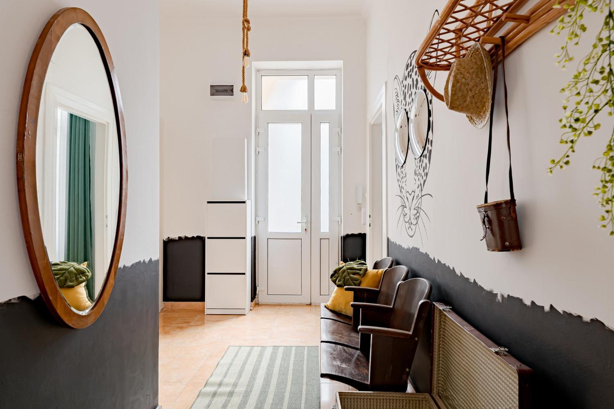 Jungle Aesthetics Downtown Apartman Aircon And Garage Parking Budapesta Exterior foto