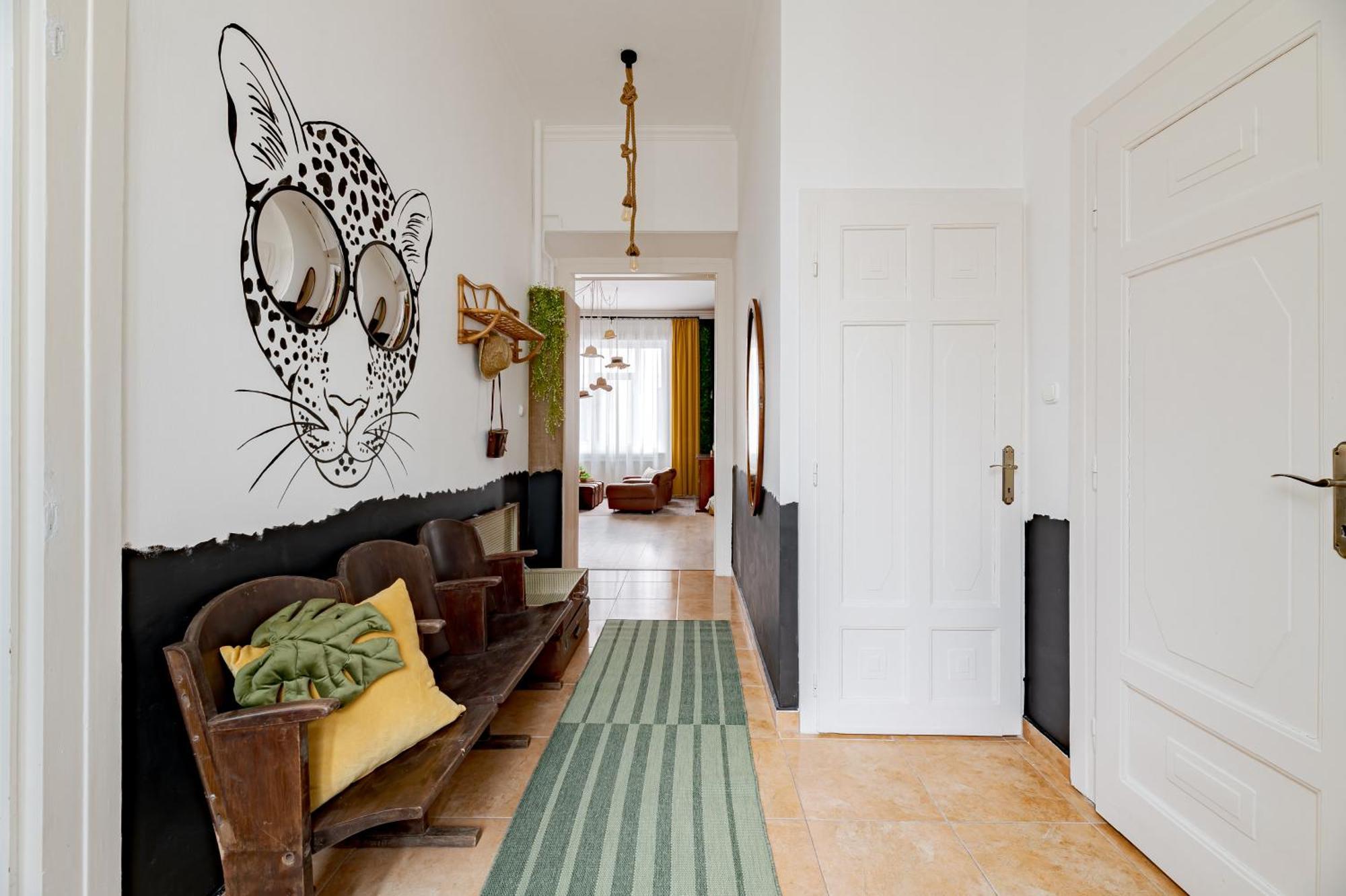 Jungle Aesthetics Downtown Apartman Aircon And Garage Parking Budapesta Exterior foto
